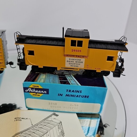 HO Athearn Ready To Run Train Box Car 50ft And Caboose W/ Boxes Vintage Set Of 2 - Picture 3 of 13